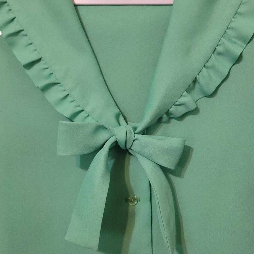 Deha Of Sweden Vtg 70s Green Ruffle Collar Blouse SZ 38 Bow Tie Button Front - Picture 2 of 16
